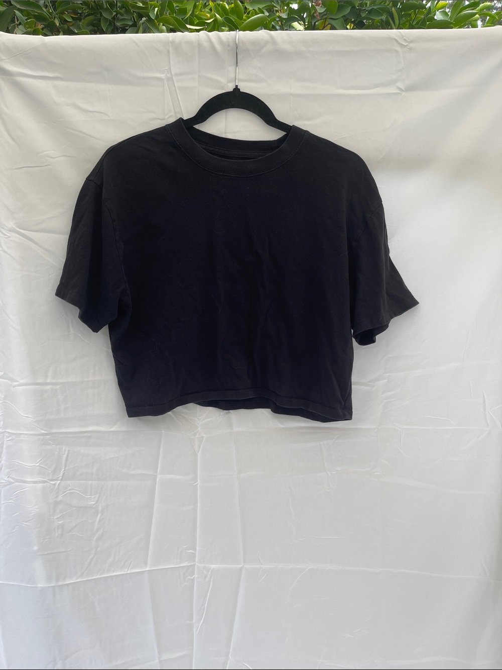 Abercrombie & Fitch Black Cropped Crewneck Tee
